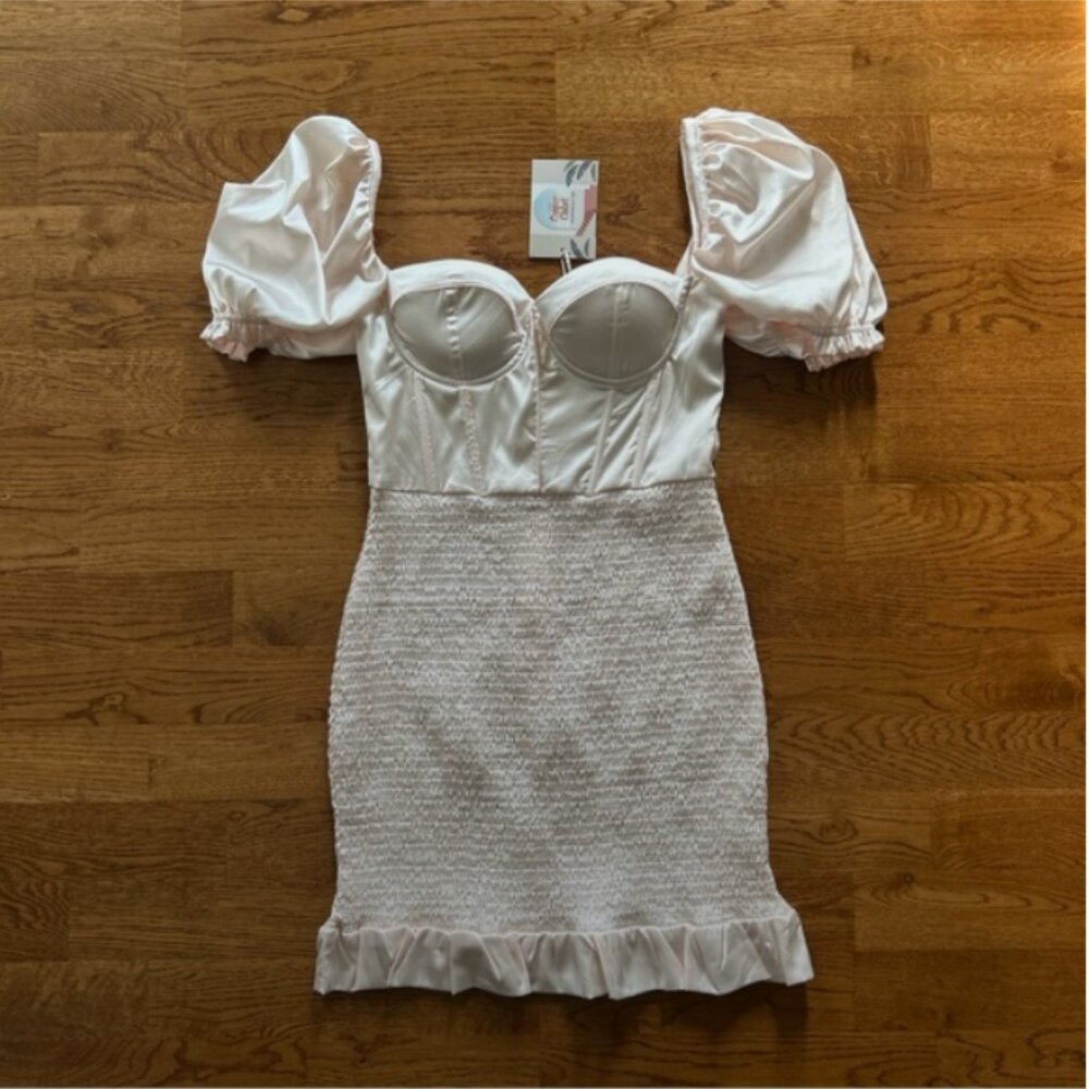 Smocked Off Shoulder Puff Mini Dress Ivory Off White Cream M NWT Copper Closet - Picture 5 of 5